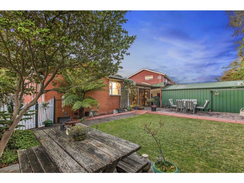 24 Brentwood Crescent, Frankston VIC 3199