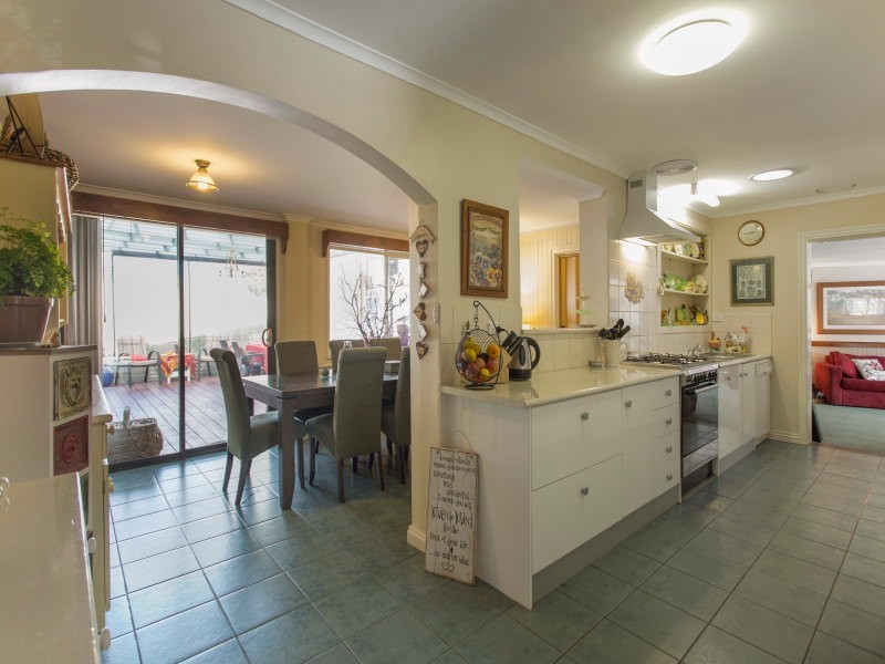 4 Birch Grove, Frankston VIC 3199