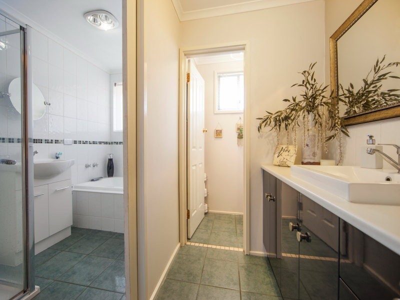 4 Birch Grove, Frankston VIC 3199