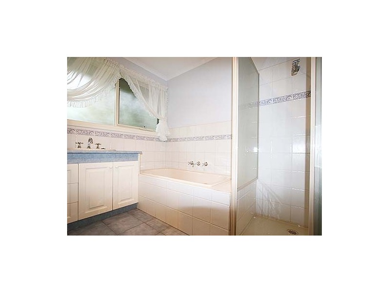 2a Scoble Street, Frankston South VIC 3199