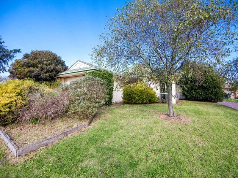 6 Warrindale Close, Langwarrin VIC 3910