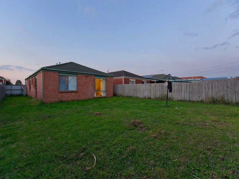 19 Charlotte Place, Cranbourne West VIC 3977