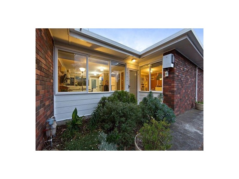 2/16 Carder Avenue, Seaford VIC 3198