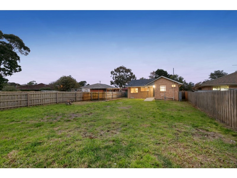 17 Windoo Street, Frankston North VIC 3200