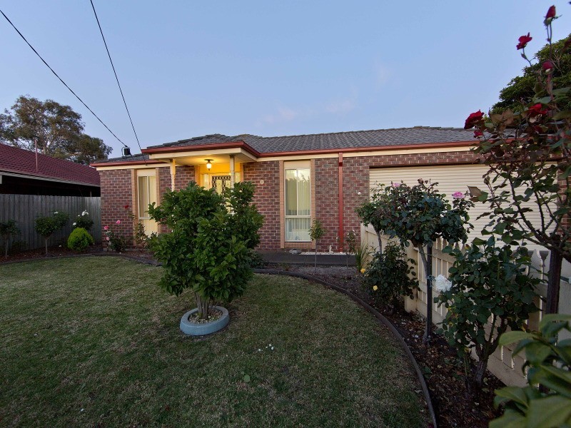 9 Barclay Avenue, Frankston VIC 3199