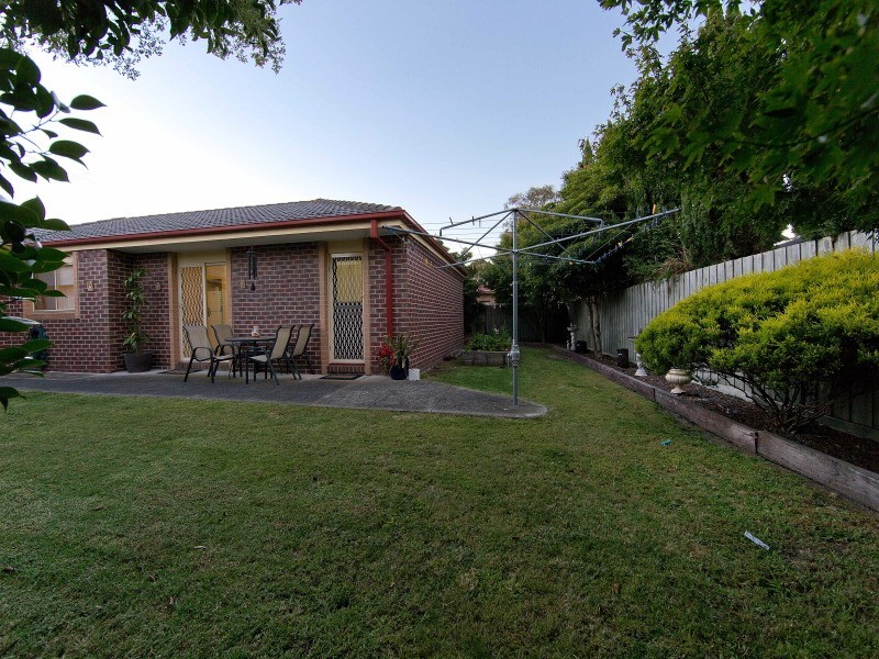 9 Barclay Avenue, Frankston VIC 3199