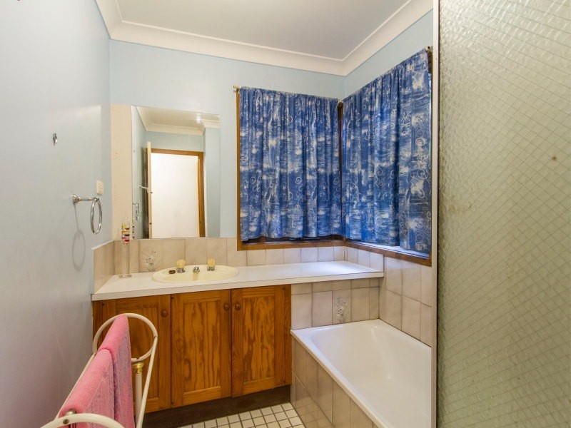 5 Limerwick Court, Frankston VIC 3199