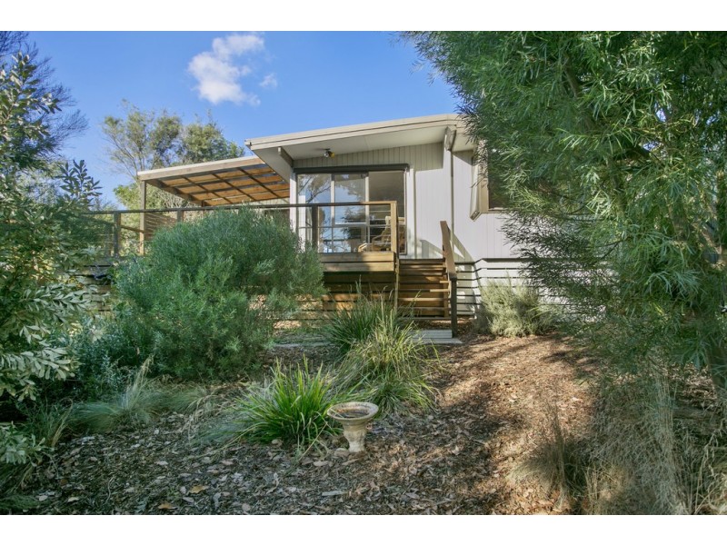 2 Harcourt Avenue, Frankston South VIC 3199