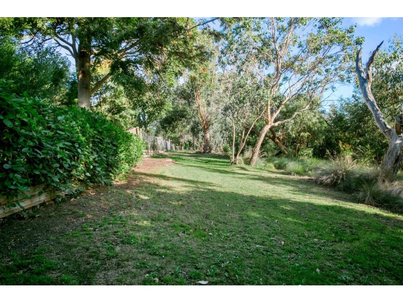 2 Harcourt Avenue, Frankston South VIC 3199