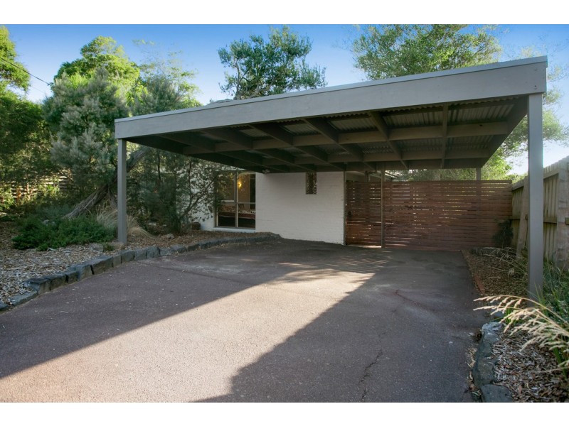 2 Harcourt Avenue, Frankston South VIC 3199