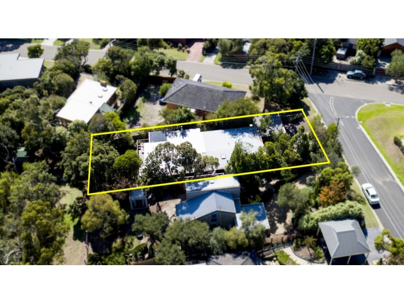 2 Harcourt Avenue, Frankston South VIC 3199