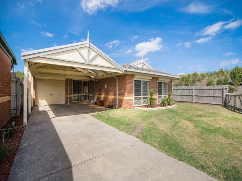 11 Fernwren Place, Carrum Downs VIC 3201