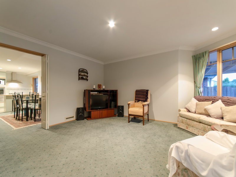 32 Hunt Drive, Seaford VIC 3198