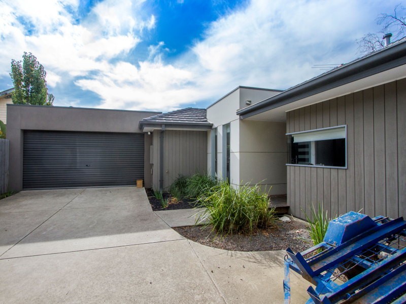 2A Olive Grove, Frankston VIC 3199