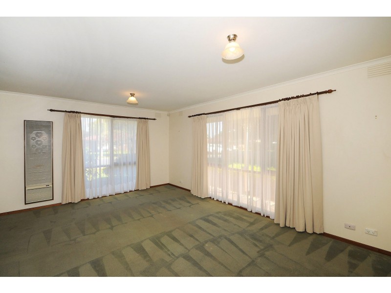 4 Fay Street, Seaford VIC 3198