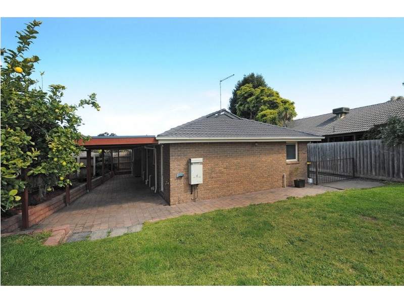 4 Fay Street, Seaford VIC 3198