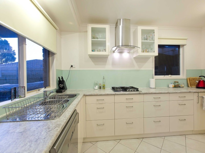 10 Terrence Drive, Cranbourne North VIC 3977