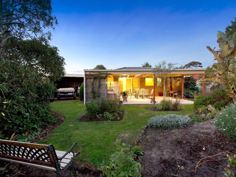 10 Terrence Drive, Cranbourne North VIC 3977