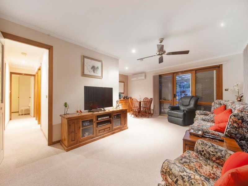 2/21 Gairloch Drive, Frankston VIC 3199