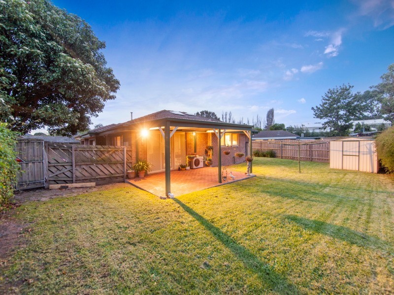 2/21 Gairloch Drive, Frankston VIC 3199