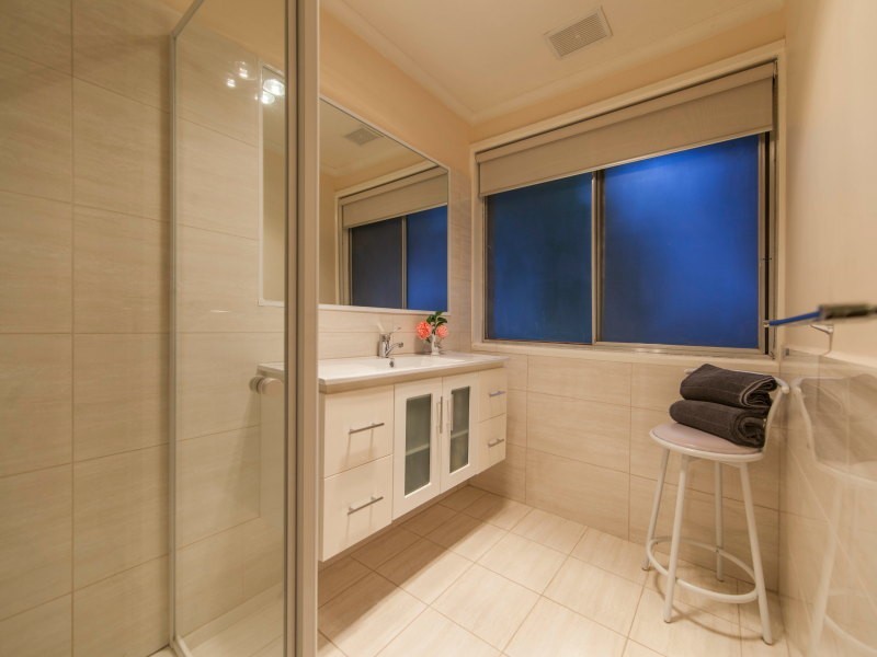 10 Benong Place, Frankston VIC 3199