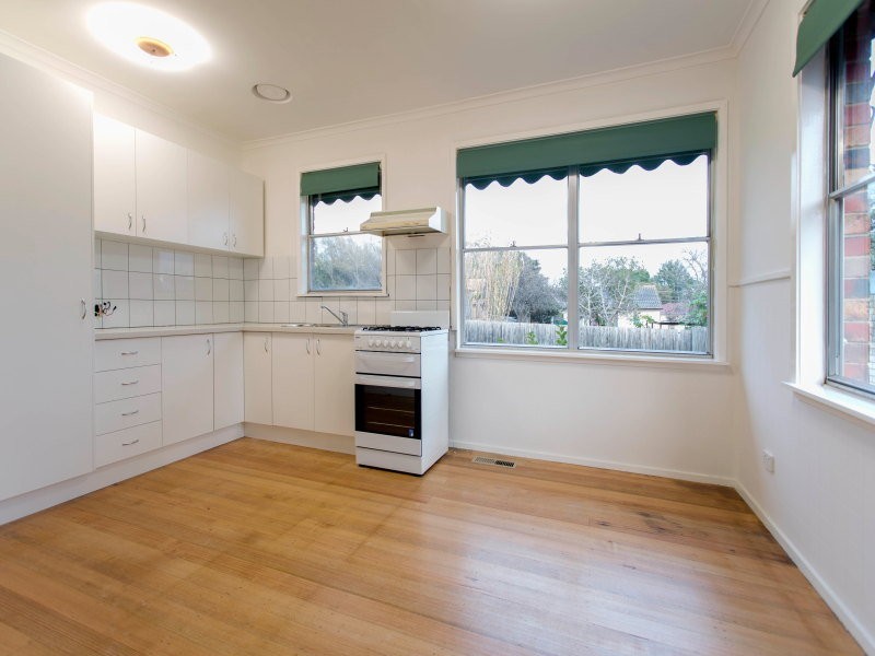 27 Armata Crescent, Frankston North VIC 3200