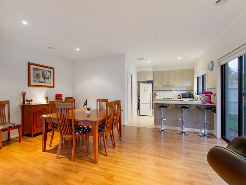 2/18 Armata Crescent, Frankston North VIC 3200