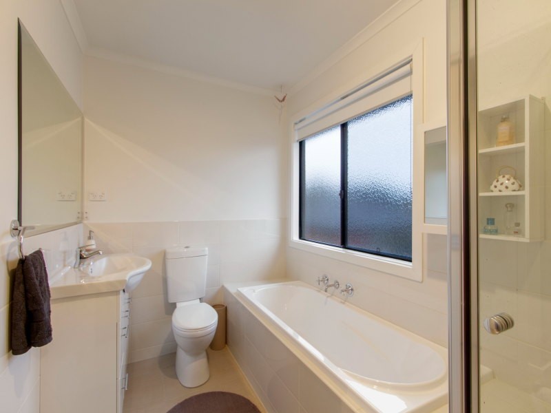 2/18 Armata Crescent, Frankston North VIC 3200
