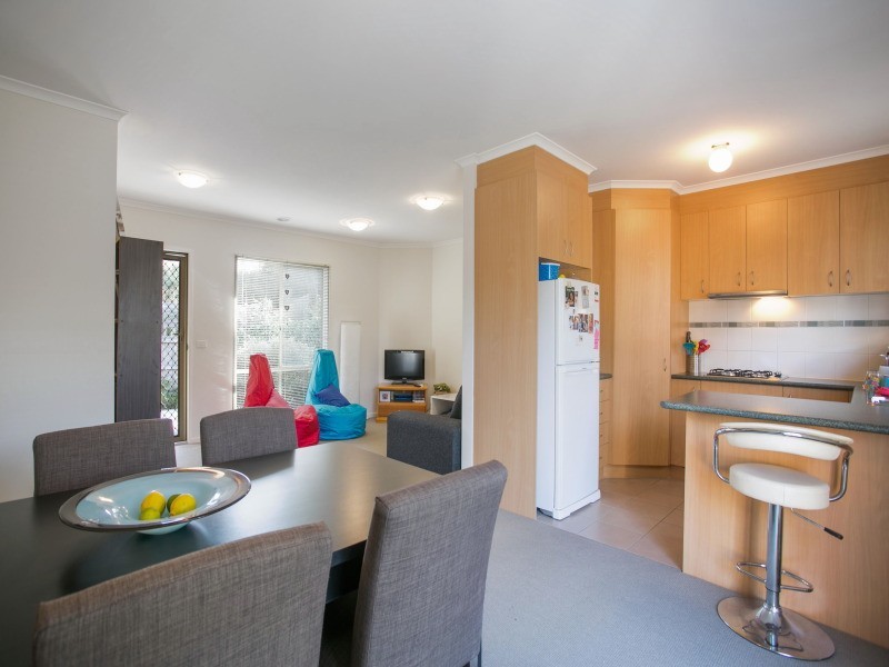 2/56 Roberts Street, Frankston VIC 3199