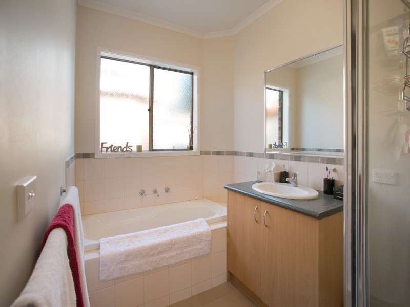 2/56 Roberts Street, Frankston VIC 3199