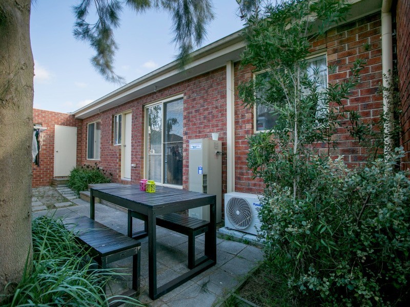 2/56 Roberts Street, Frankston VIC 3199