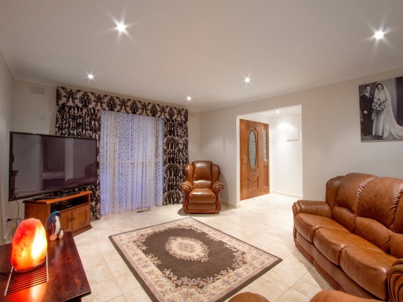 6 Abor Court, Frankston VIC 3199
