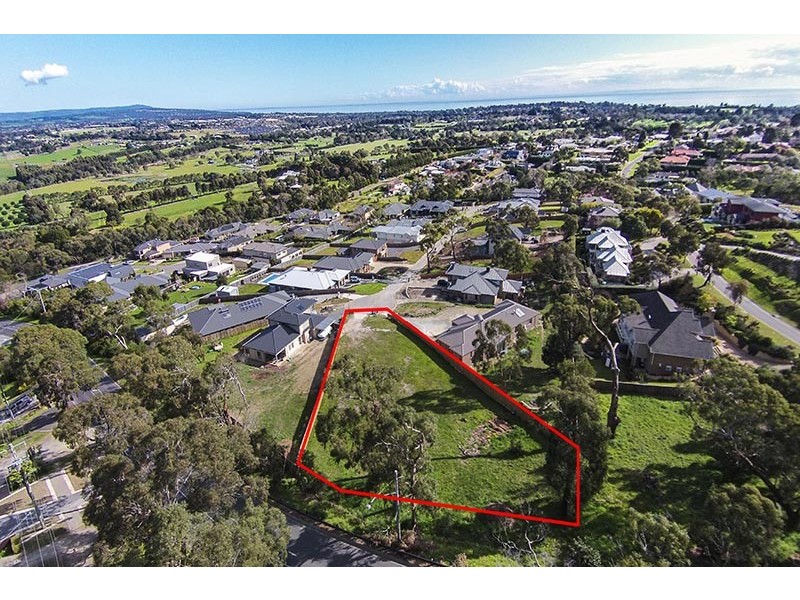 16 Maddison Avenue, Mount Eliza VIC 3930