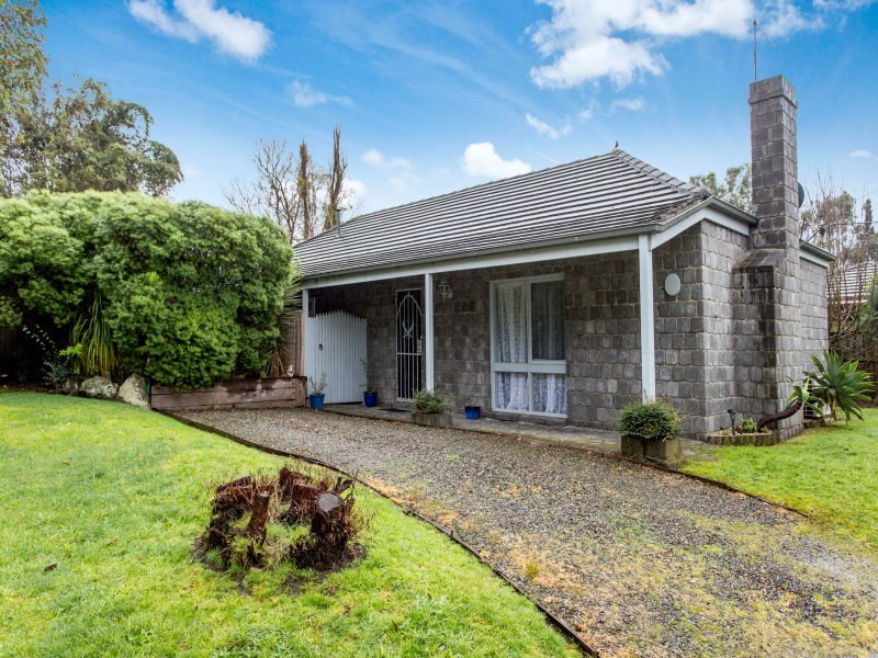 4 The Trossachs, Frankston VIC 3199