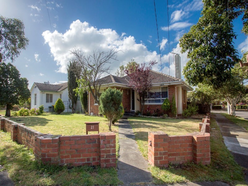 21 Pine Street, Frankston North VIC 3200