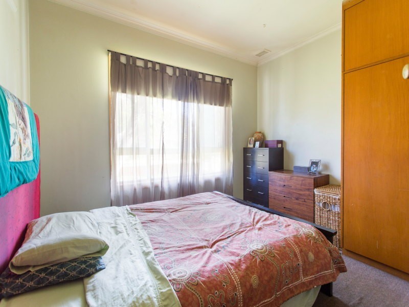 21 Pine Street, Frankston North VIC 3200