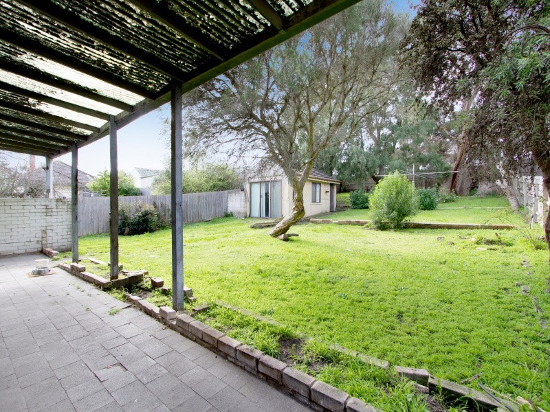 1 Roberta Grove, Frankston VIC 3199