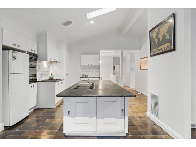 18 Ballymore Court, Frankston VIC 3199