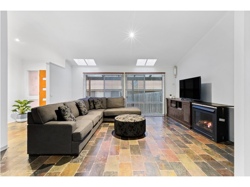 18 Ballymore Court, Frankston VIC 3199