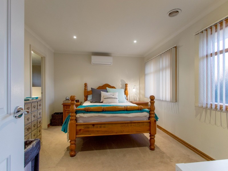 1/8 Ithaca Road, Frankston South VIC 3199