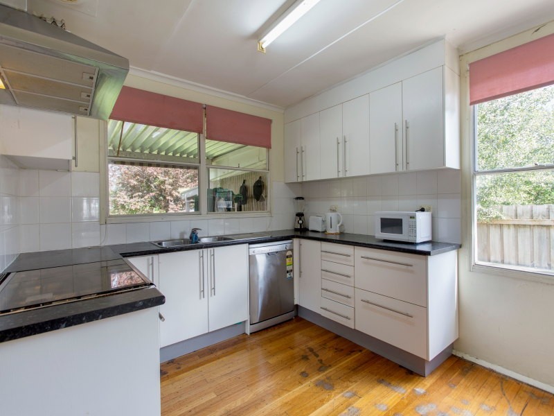 6 Rosemary Crescent, Frankston North VIC 3200