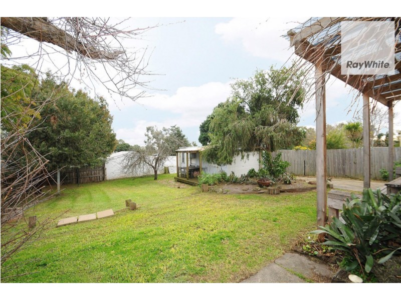 17 Coprosma Avenue, Frankston VIC 3199