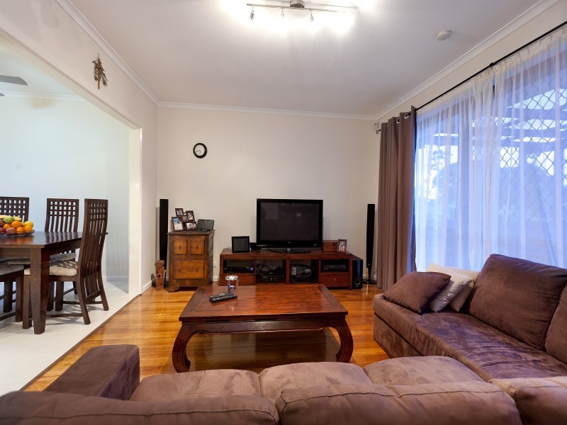 8 Nodding Avenue, Frankston North VIC 3200