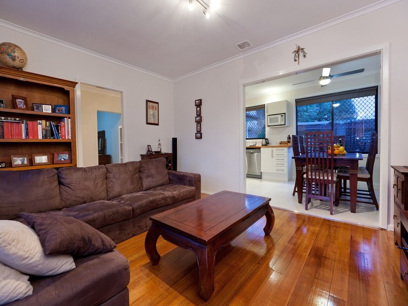 8 Nodding Avenue, Frankston North VIC 3200
