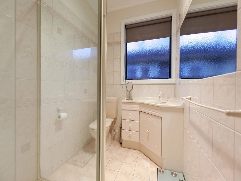 8 Nodding Avenue, Frankston North VIC 3200