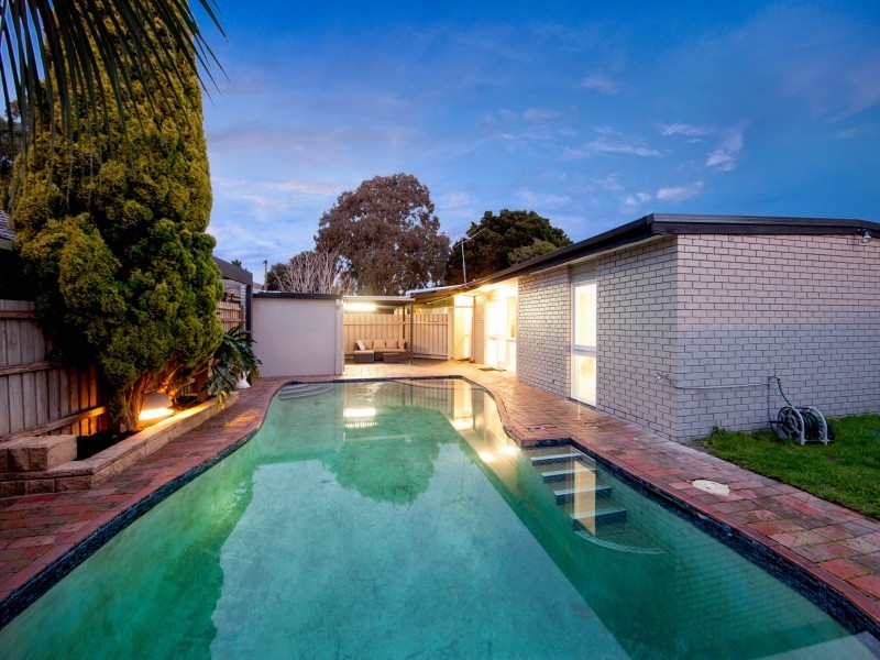 2 Carlisle Court, Frankston VIC 3199