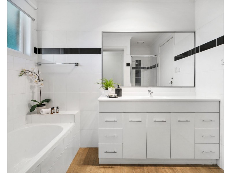 1 Linlithgow Court, Frankston VIC 3199