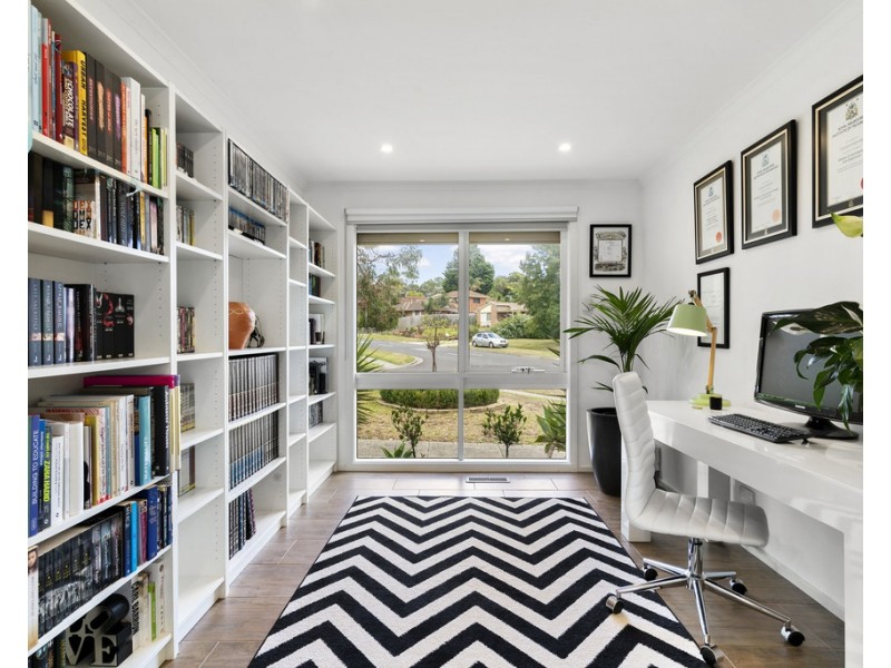 1 Linlithgow Court, Frankston VIC 3199