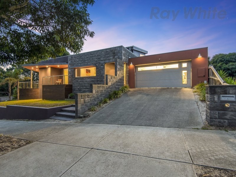 1 Flame Robin Drive, Langwarrin VIC 3910