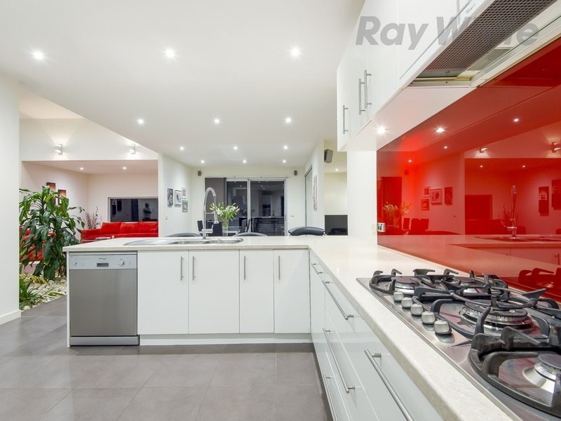 1 Flame Robin Drive, Langwarrin VIC 3910